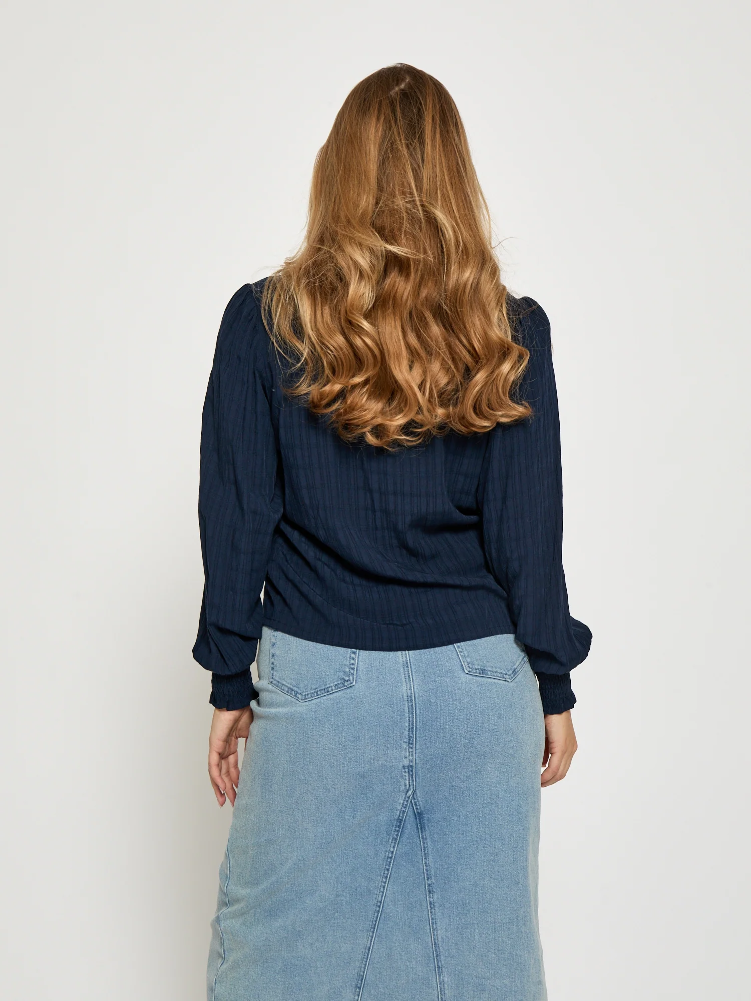 Minus MSAnine V-Neck Blouse Sky Captain (navy) - Image 3