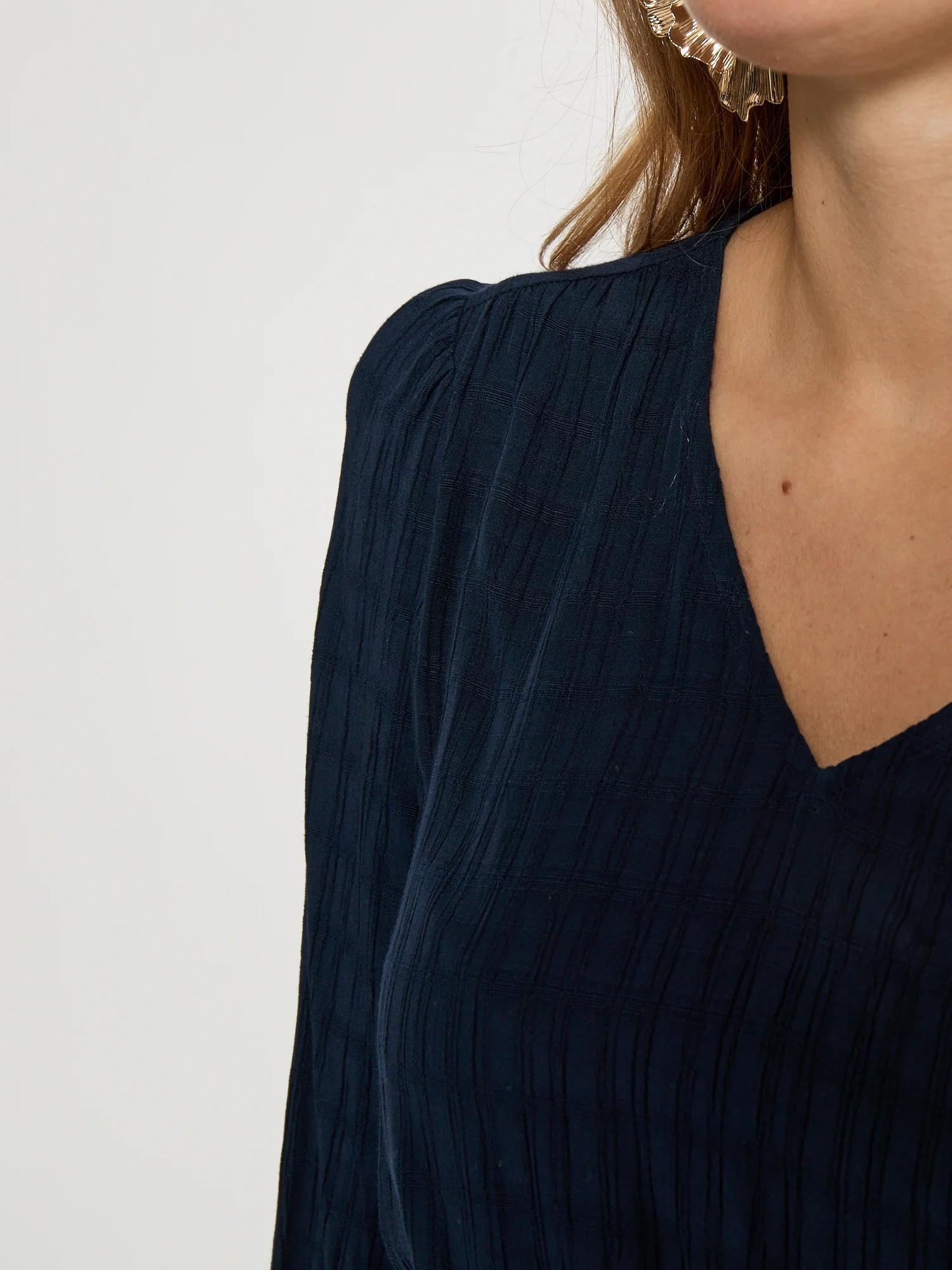 Minus MSAnine V-Neck Blouse Sky Captain (navy) - Image 6